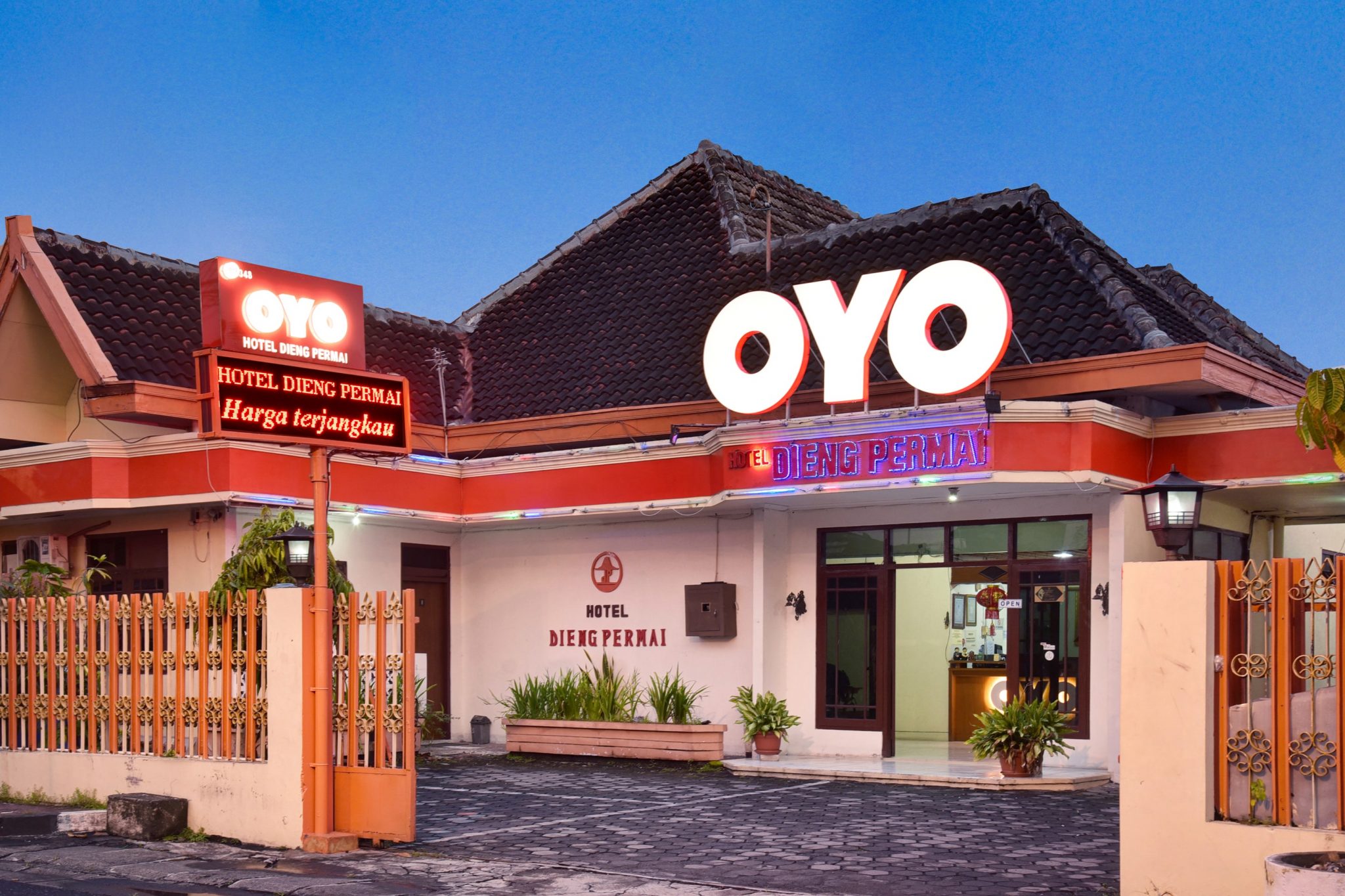 harga hotel oyo surabaya barat